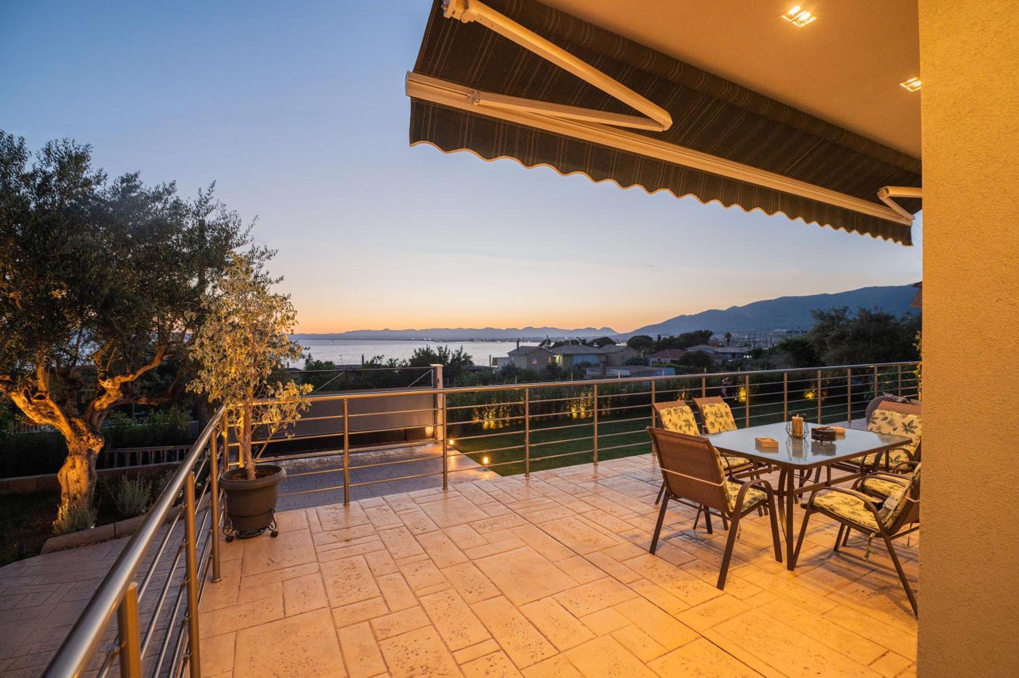 Thea Seaview Luxury Living Villa Kalamata Exteriör bild