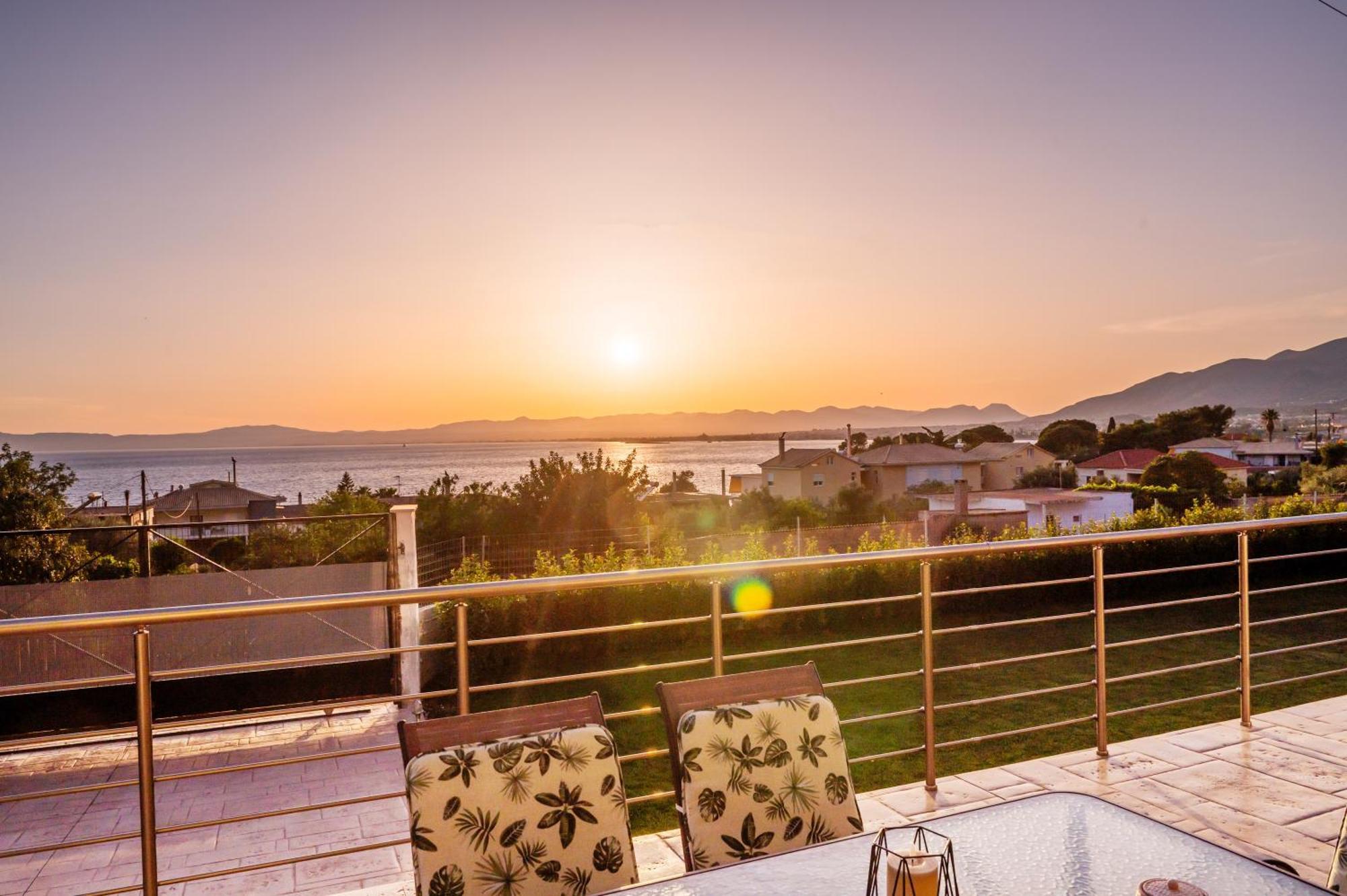 Thea Seaview Luxury Living Villa Kalamata Exteriör bild