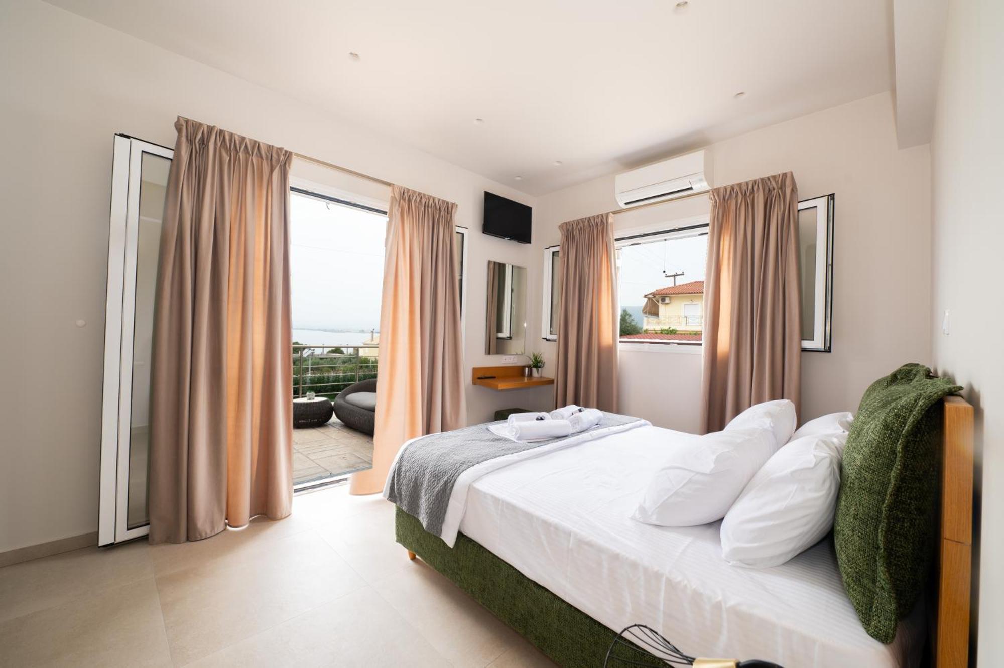 Thea Seaview Luxury Living Villa Kalamata Exteriör bild