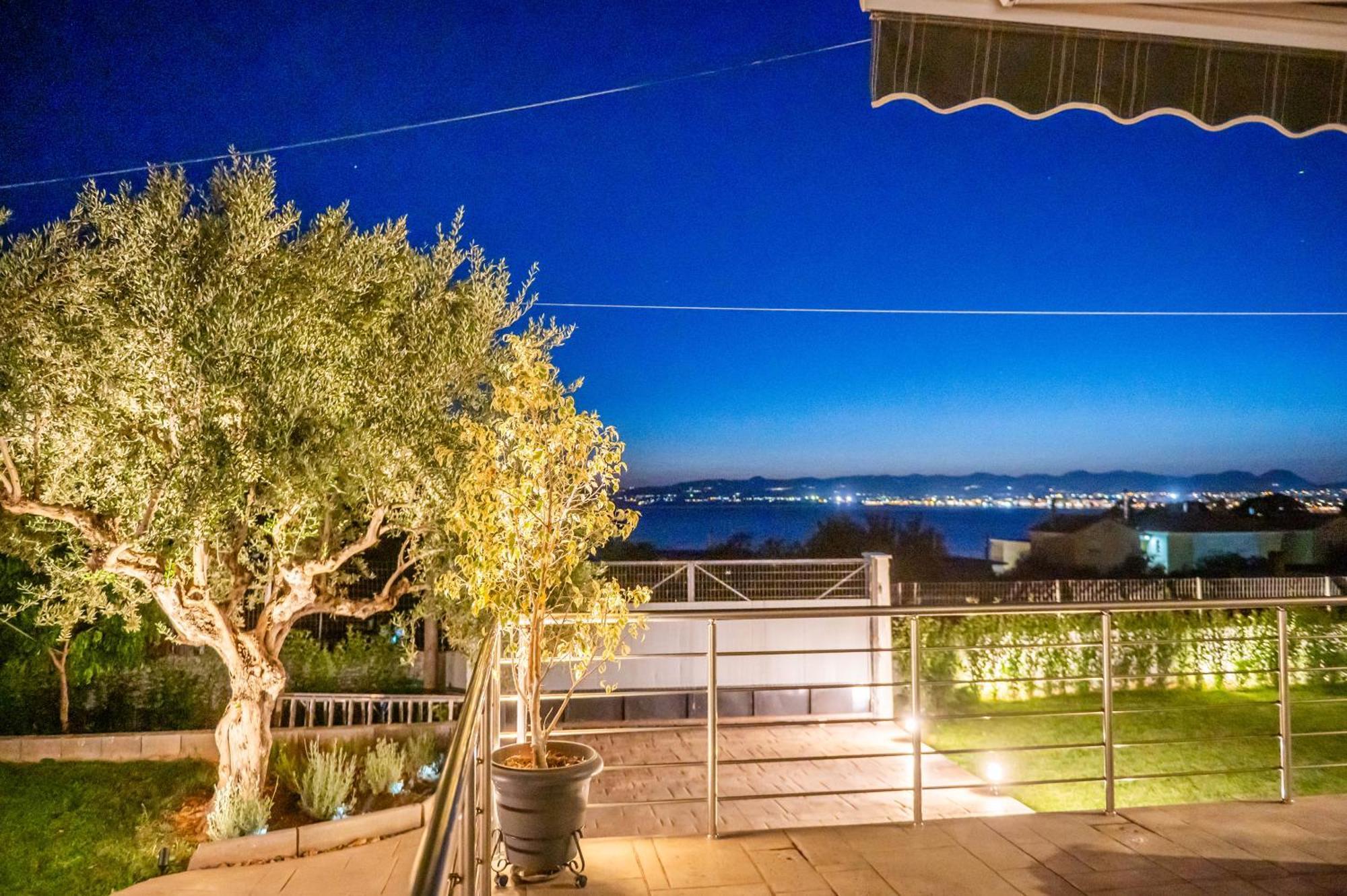 Thea Seaview Luxury Living Villa Kalamata Exteriör bild