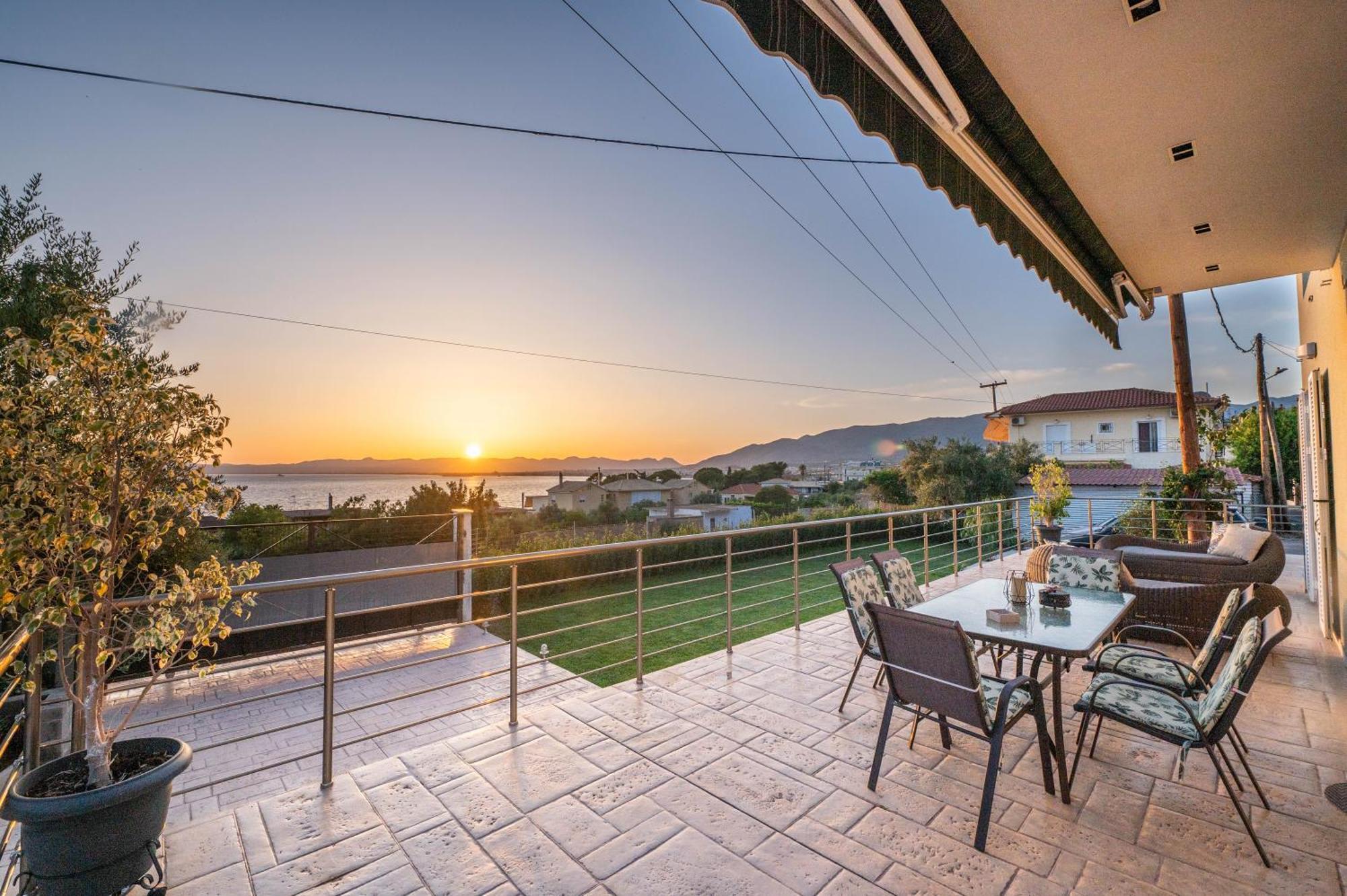 Thea Seaview Luxury Living Villa Kalamata Exteriör bild